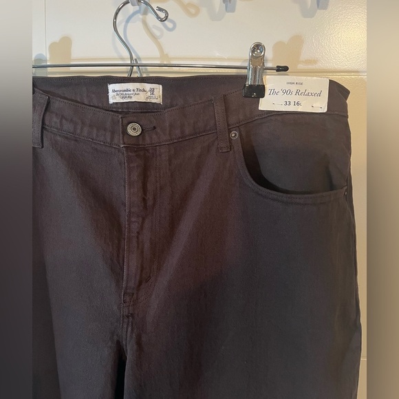 NWT Abercrombie & Fitch High Rise The 90’s Relaxed Jean Size 33/16L - Picture 4 of 13